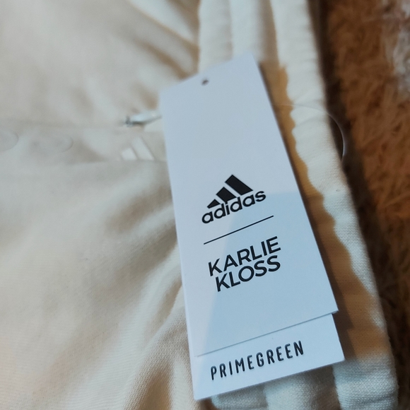 Adidas - Picture 2 of 9